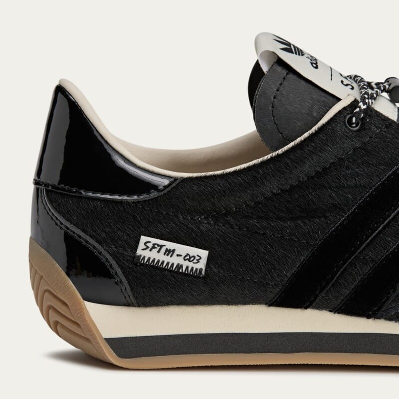adidas COUNTRY OG SFTM 黒 27.0 adidas COUNTRY OG SFTM CBLACK/CBLACK/CREWHT （アディダス